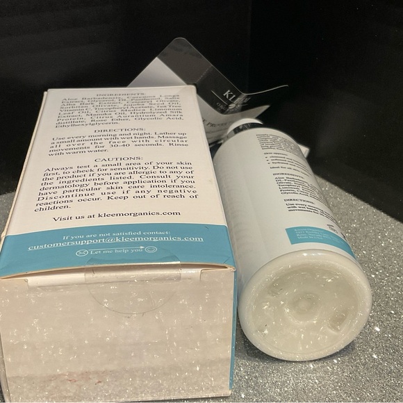 Kleem Organics Face Cleanser w VITAMIN C  for Face - Picture 8 of 9